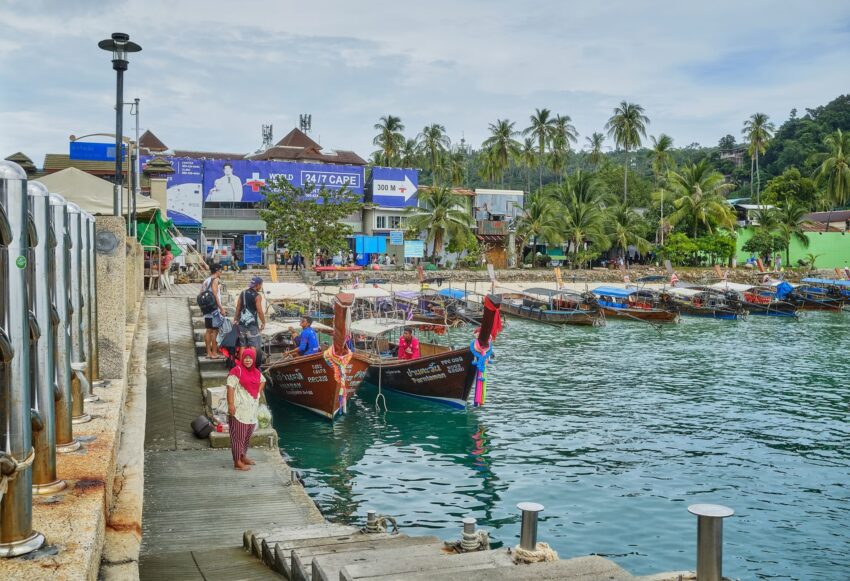 Featured Image - ThailandvsBali_Jobless Diary